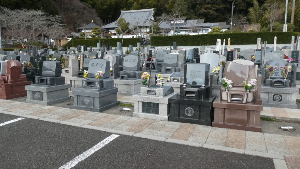 葉梨の里霊園と曹洞宗、石龍山、灌溪寺（かんけいじ）夫婦墓、永代供養