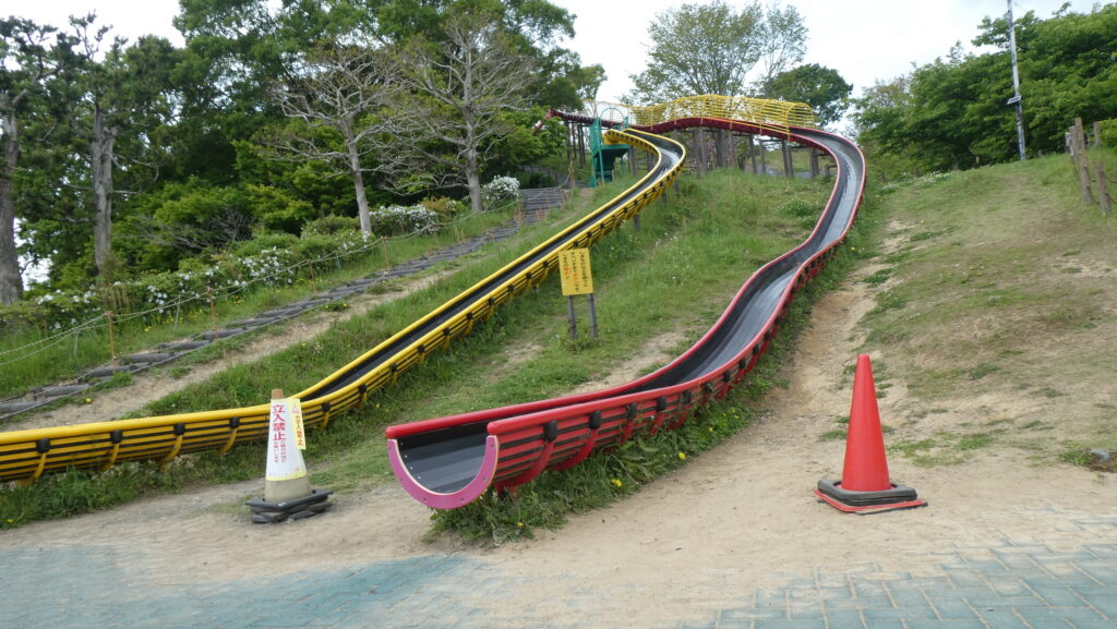 蓮花寺池公園、ジャンボすべり台